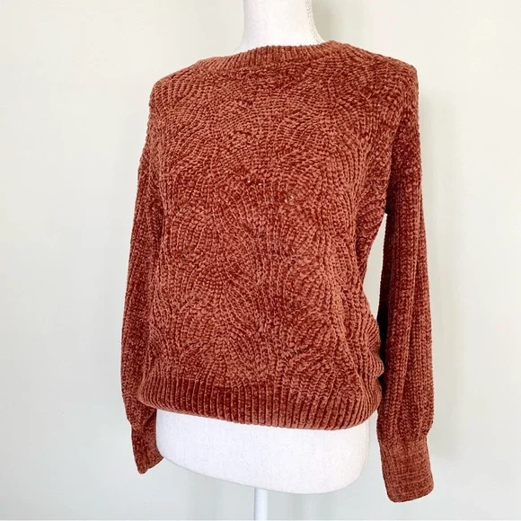 Slightly Cropped Pink Rose Sweater | Size: Small - Picture 1 of 9